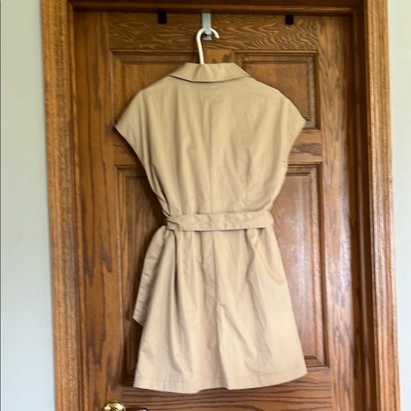 Women’s Large Beige Collared Wrap Dress NWT - Picture 3 of 5